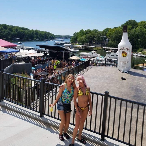 Meet your Posher, Monica aka M.C.Hu$.T.L.eCity - Picture 4 of 16